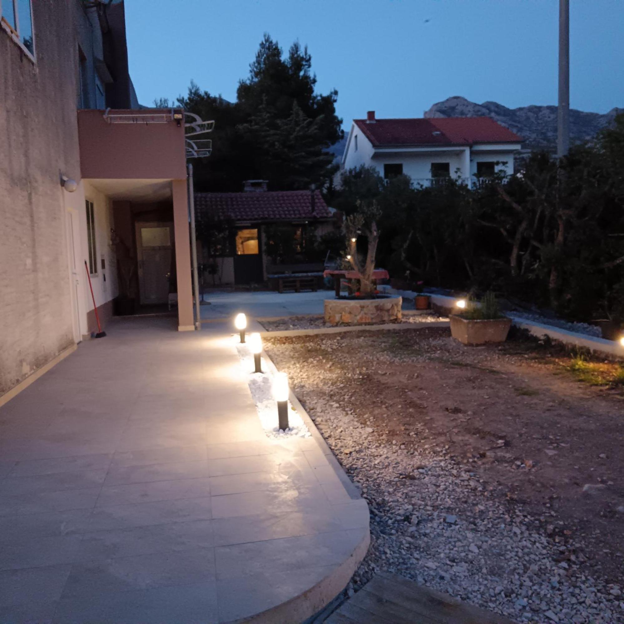 Apartments Lana Starigrad Paklenica Zimmer foto